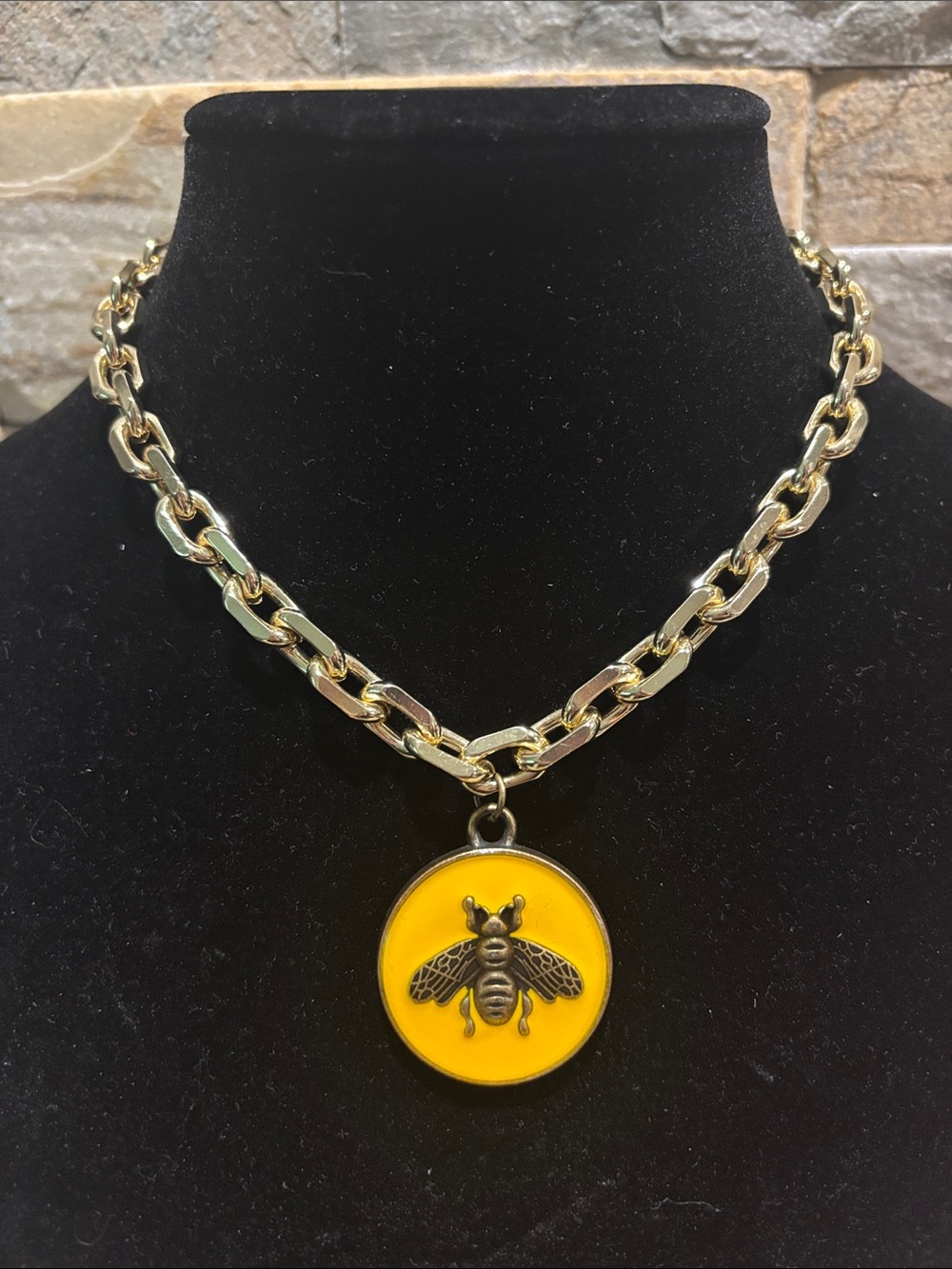Gold Chunky Chain Necklace with Yellow GG Bee Pendant